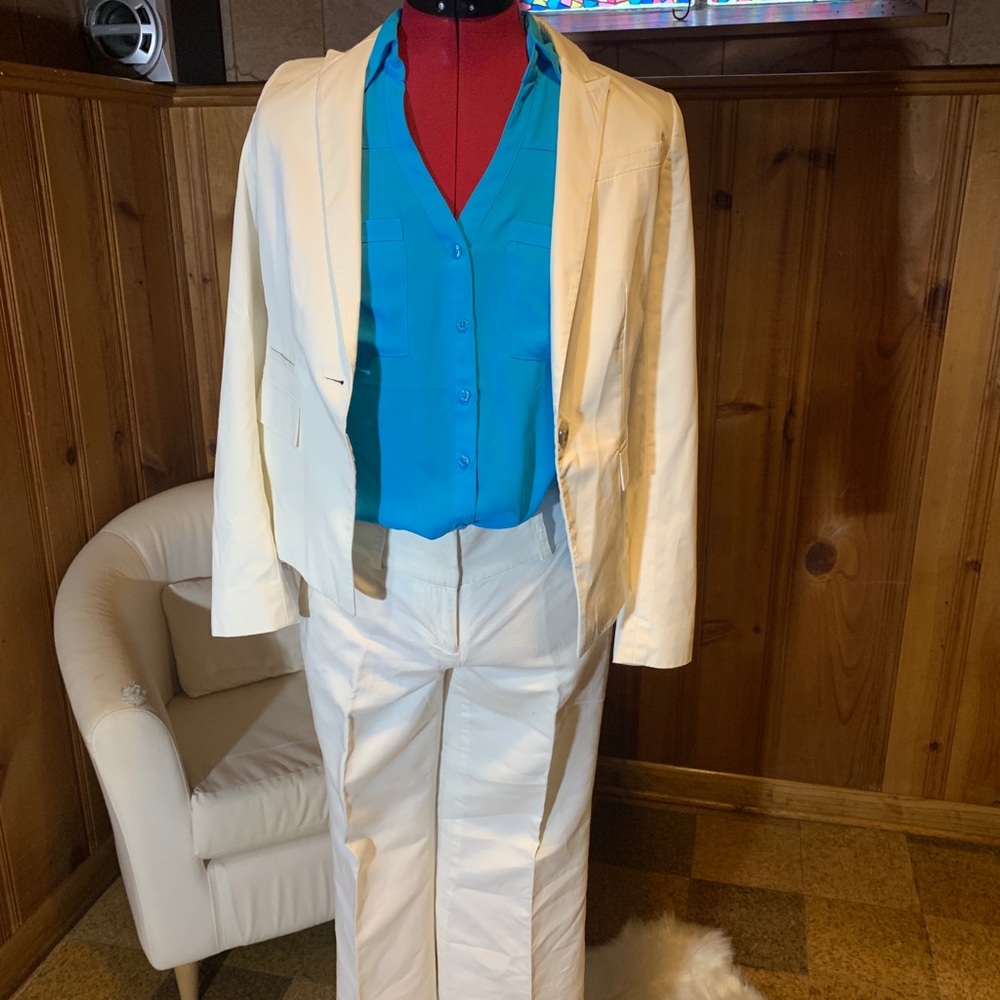 White Ann Taylor dress pants curvy fit